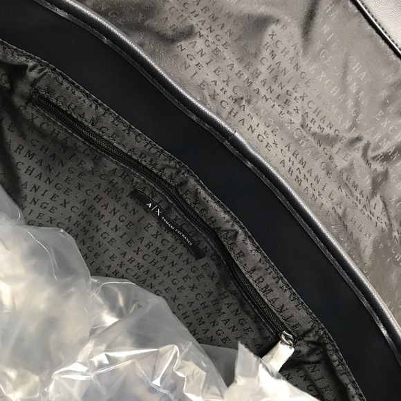 NWT Armani Exchange Messenger Bag - Picture 8 of 8